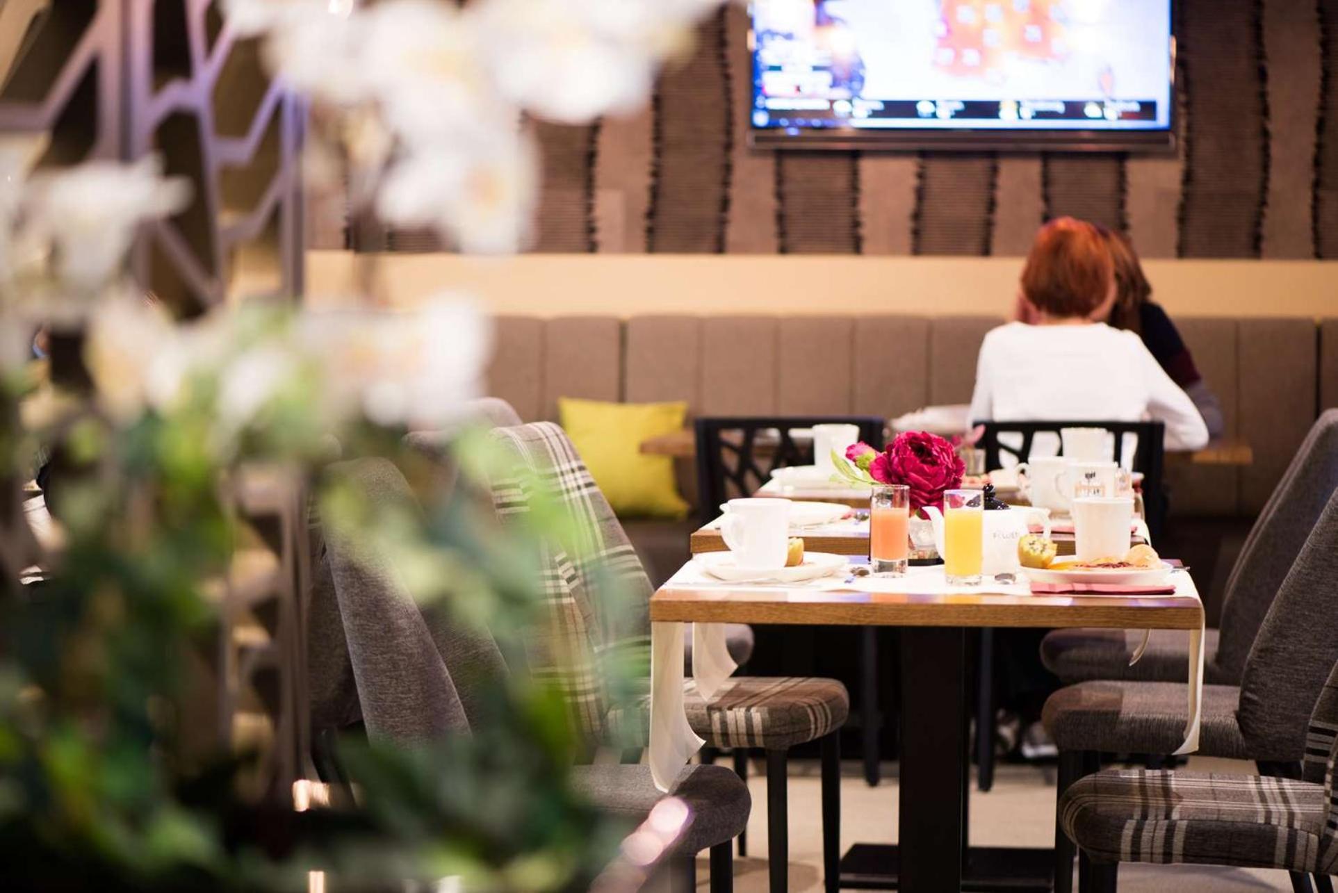 Le Lodge Brit Hotel Strasbourg Zenith Bagian luar foto